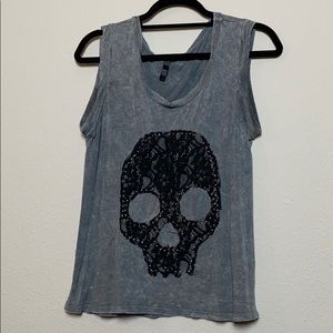 Tilly’s black skull tank top
